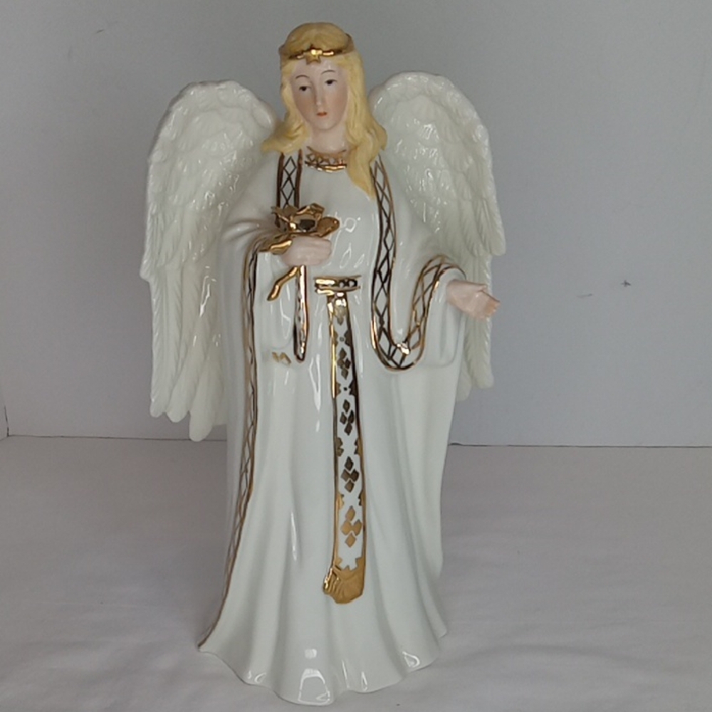 DillardsTrimmings Christmas Porcelain Angel Winged Musical Figurine